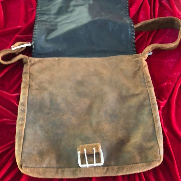 Unbuckle suede & leather messenger bag - Picture 2 of 6